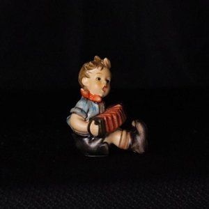 Boy with accordion - Vintage Hummel